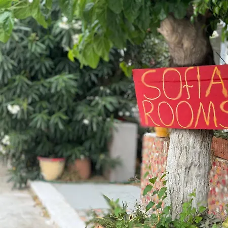 Sofia Rooms Palaiochora Esterno foto